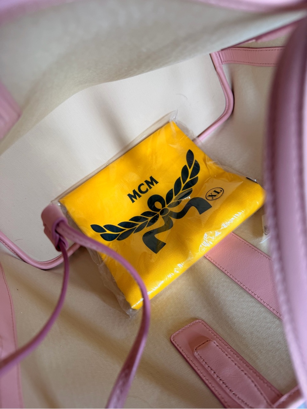 MCM Liz Shopper In Visetos pink TOTE - Picture 7 of 15